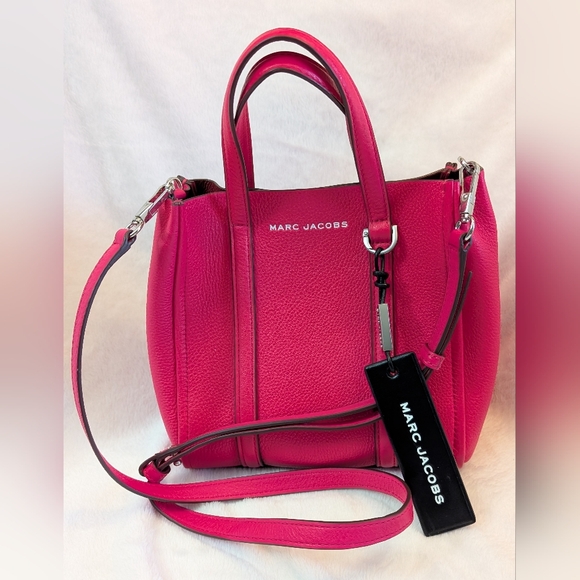 Marc Jacobs Handbags - Marc Jacobs mini tag tote Crossbody Handbag EUC